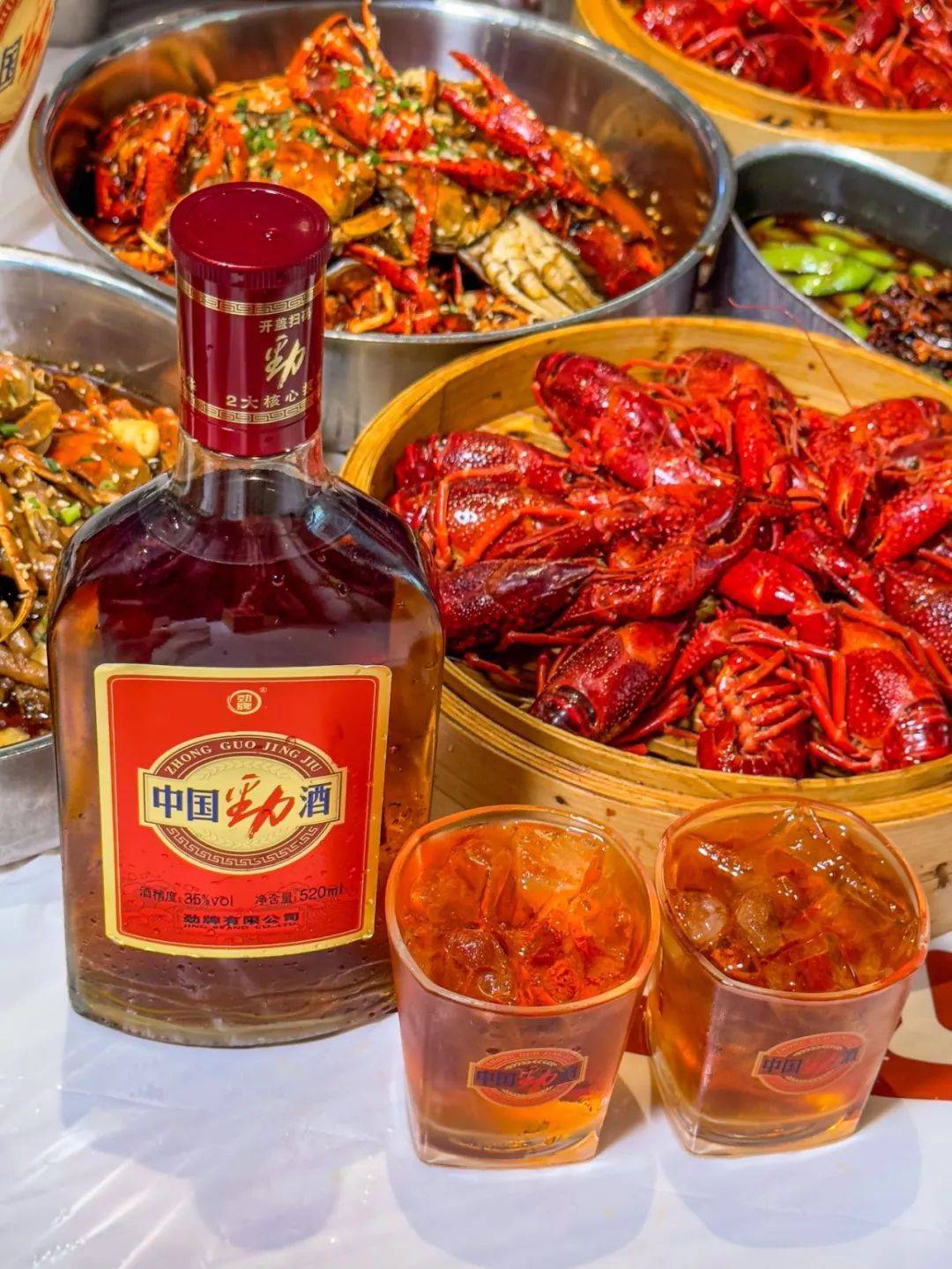 倒上一杯冰镇劲酒,轻松拿捏,这就是美食搭配的魅力