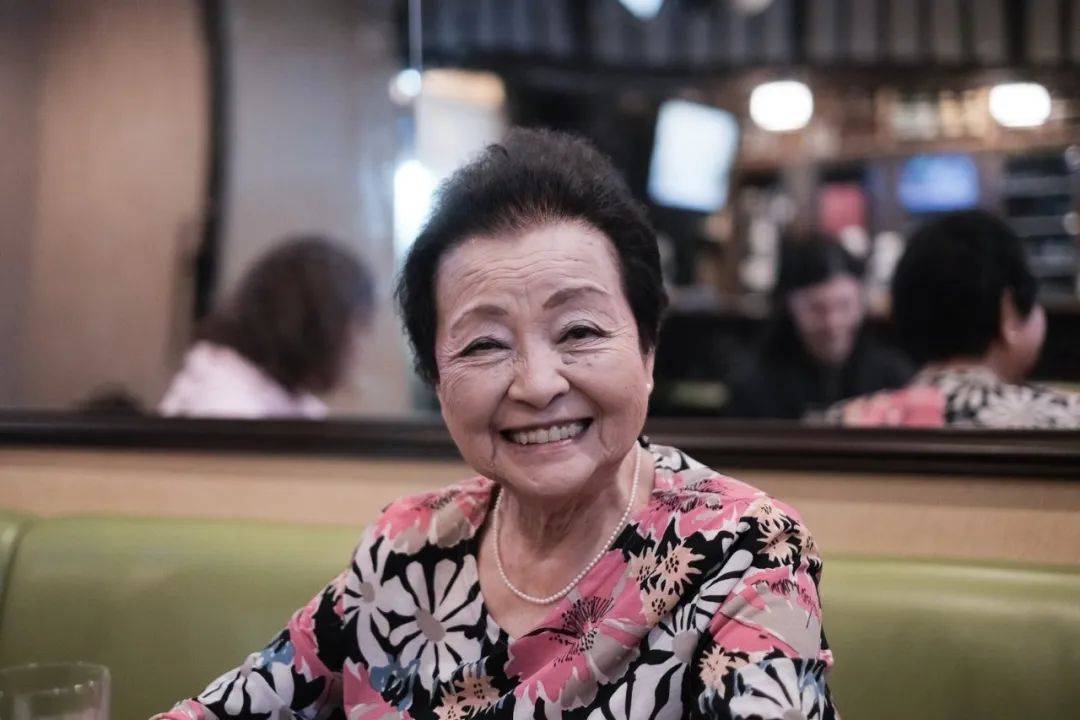 今天故事的主人公小笠原祐子,就是这么一位行事大胆,万事随心的女性.