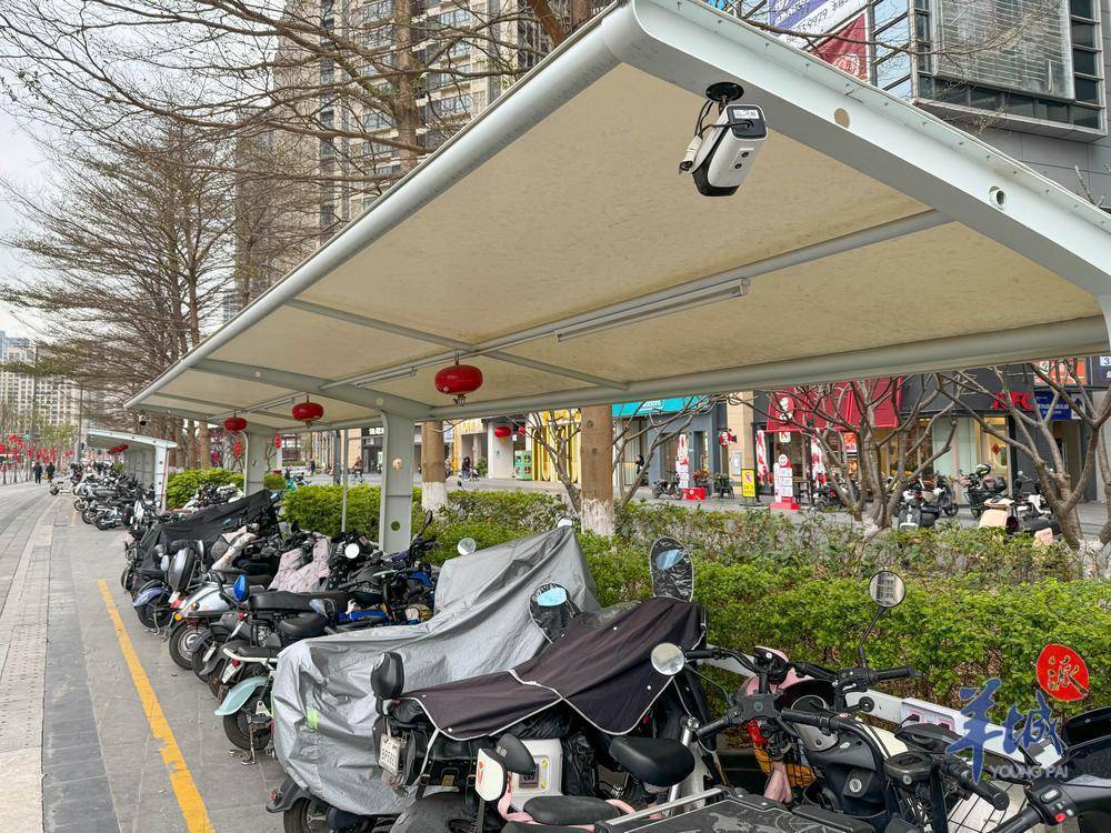 记者走访:多个小区附近设置充电桩,集中充电点仍有待增设