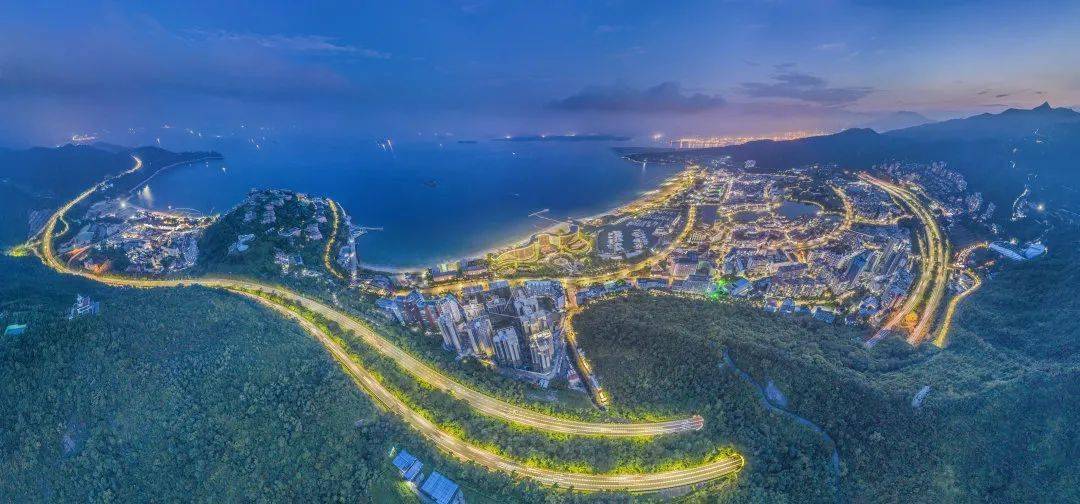 盐田梅沙湾流光溢彩.李玉龙 摄最近,深圳几个"大动作"备受关注.