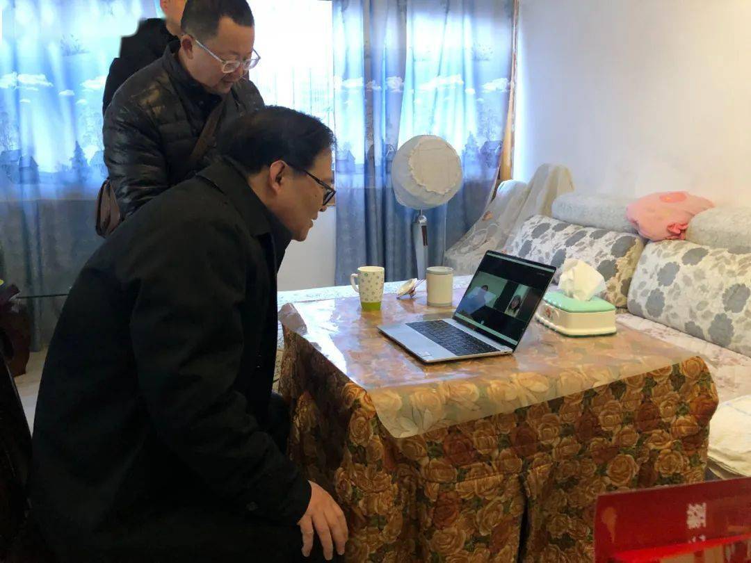 江汉大学党委书记覃道明带队赴湘黔开展"寒假暖心行动"