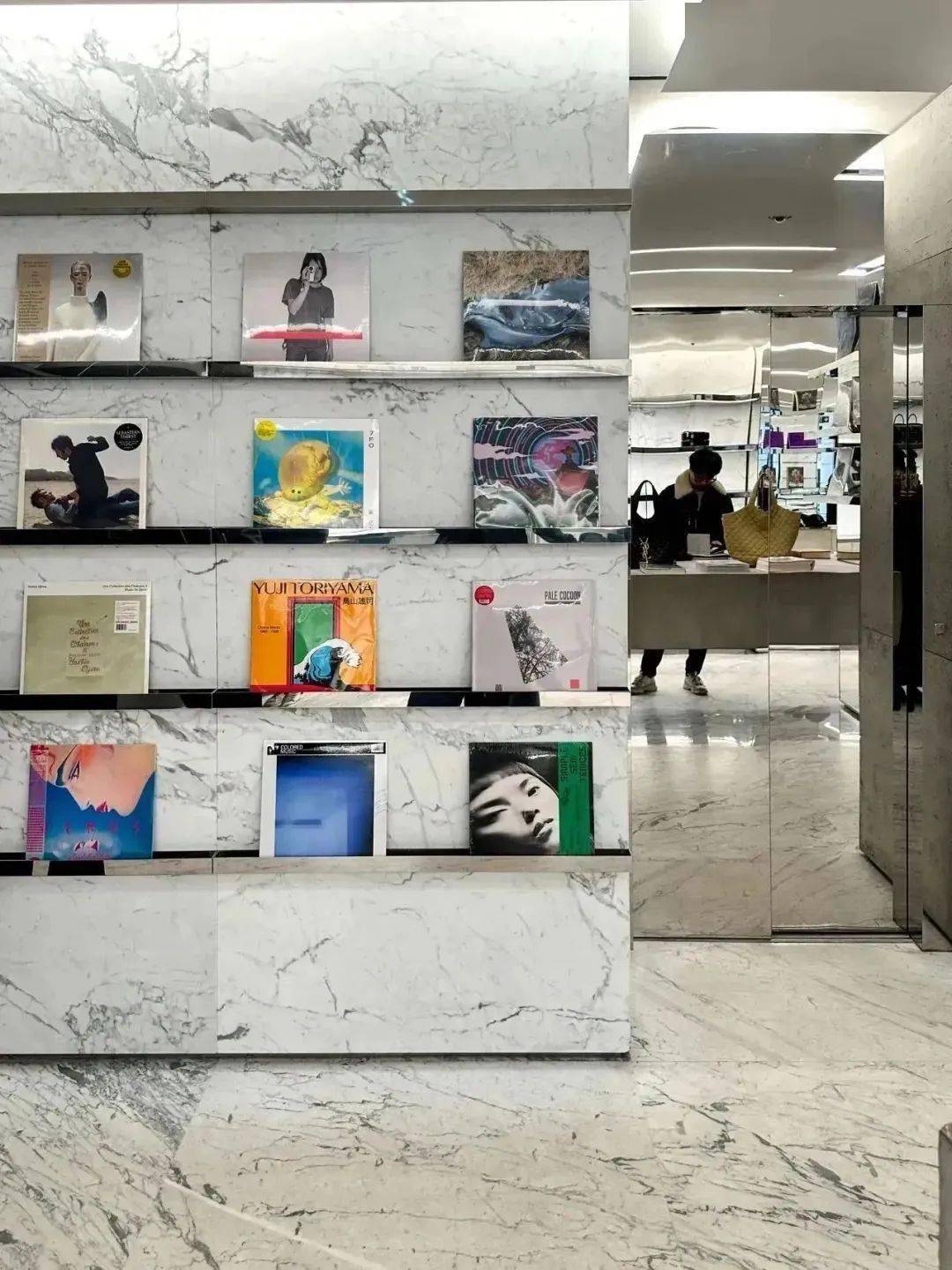 雨中巴黎|一场酣畅淋漓的艺术和美食漫步_bourse_餐厅_时装设计师