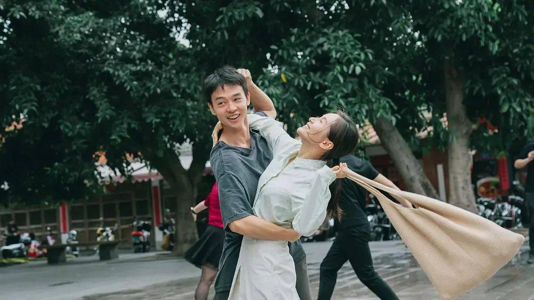 文,尹昿领衔主演,咏梅特邀出演,白客特邀主演,周依然,卜冠今,张琪主演