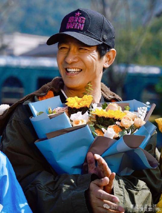 演员郭晓东:大舅._母亲_乳名_煎饼