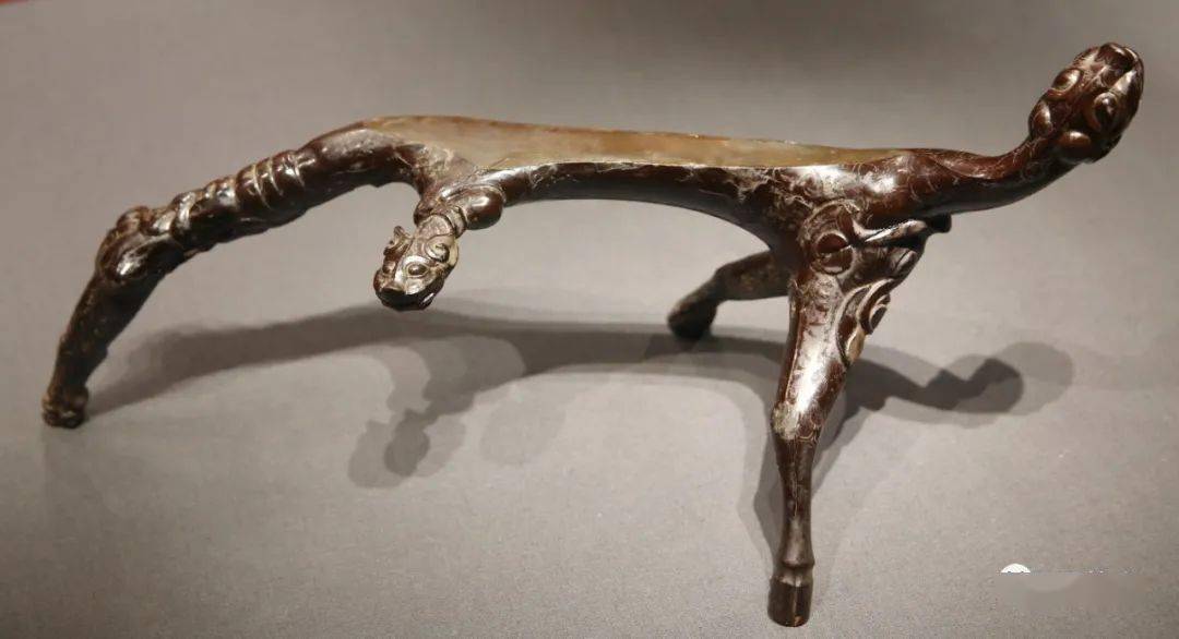 贯穿老君维摩观音僧伽的神灵坐具老赵闲聊僧伽艺术图像要素之三足凭几