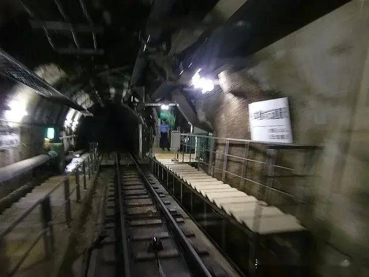 青函隧道穿越日本津轻海峡的海底隧道