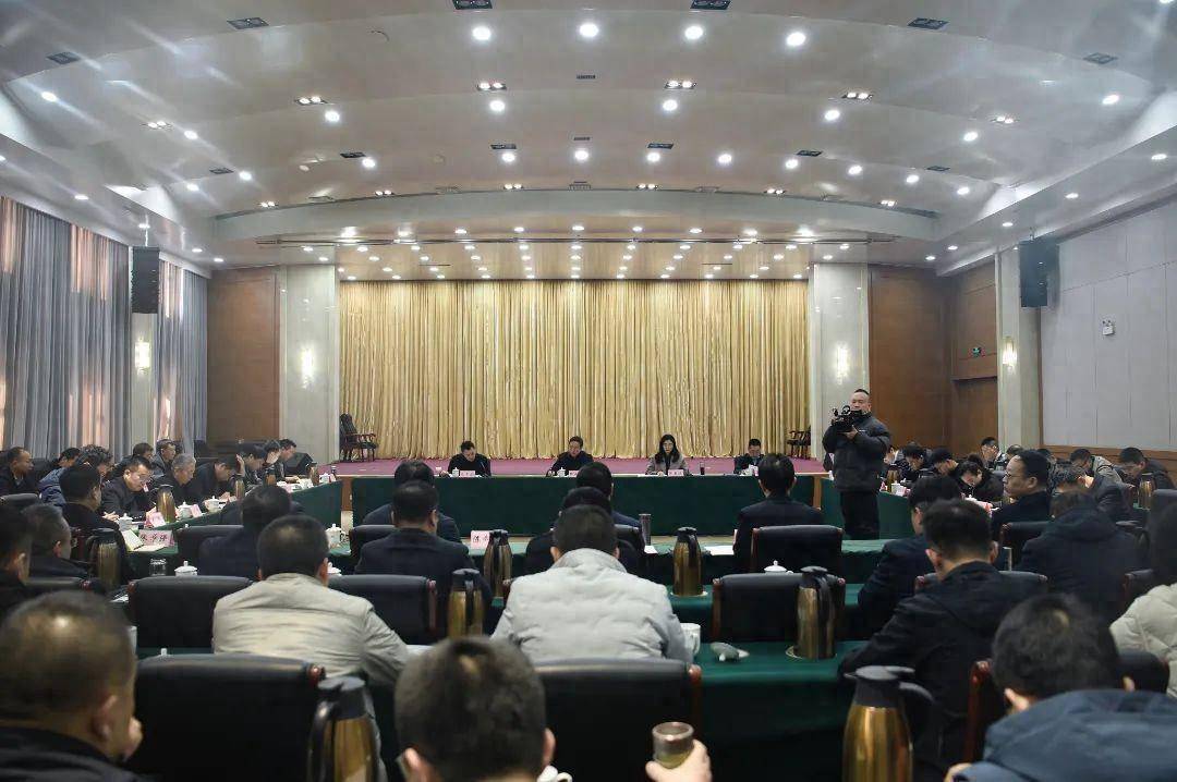 3月2日,吕梁市生态环境局在交城县召开交城经济开发区及周边工业企业