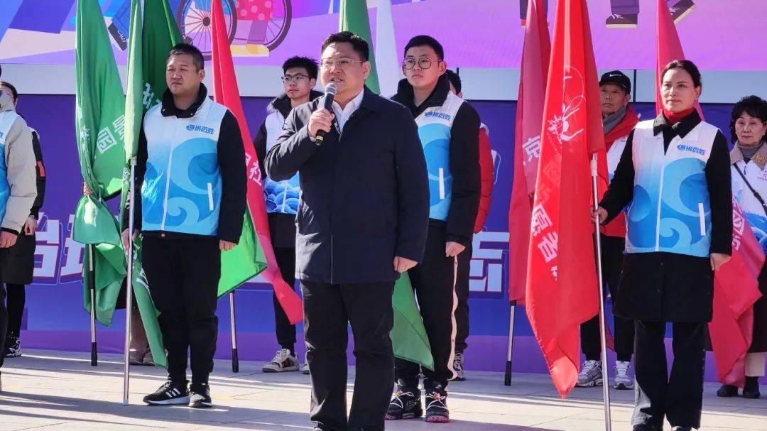 梨园镇党委书记王鑫介绍,梨园镇辖区有多个超大社区,邻里守望,互帮