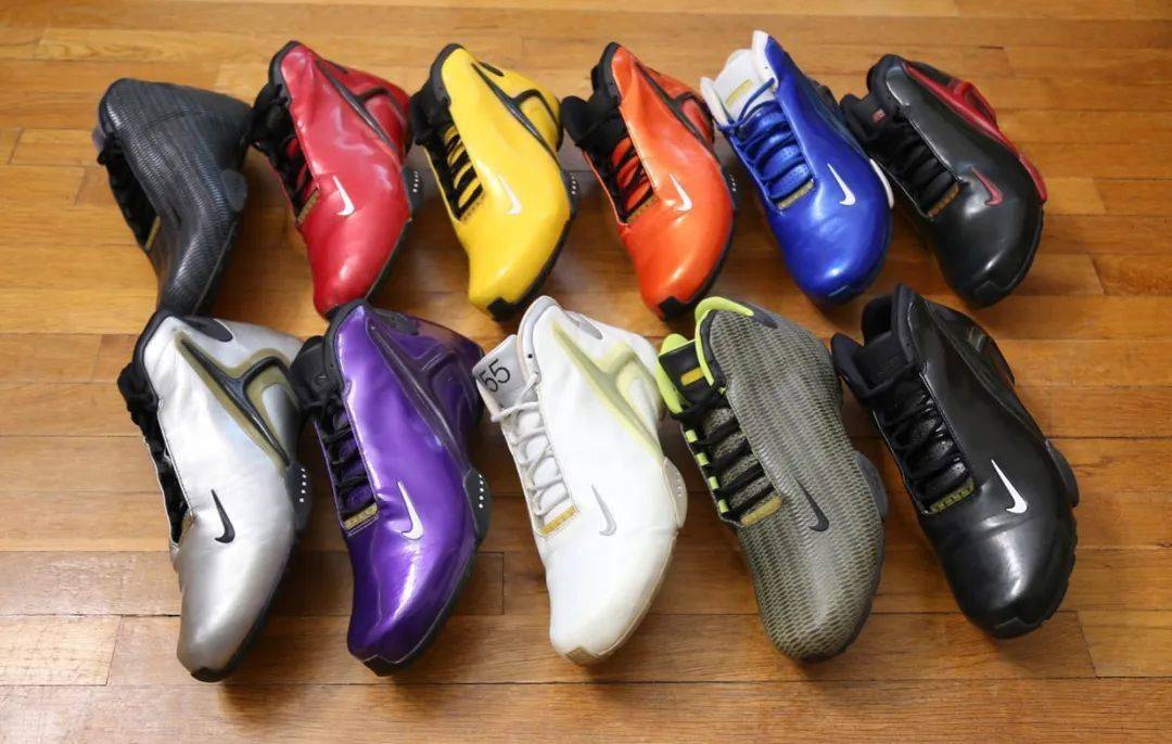 而当年 nike freestyle「街舞风雷」的电视广告,酷炫运球搭配强烈地板