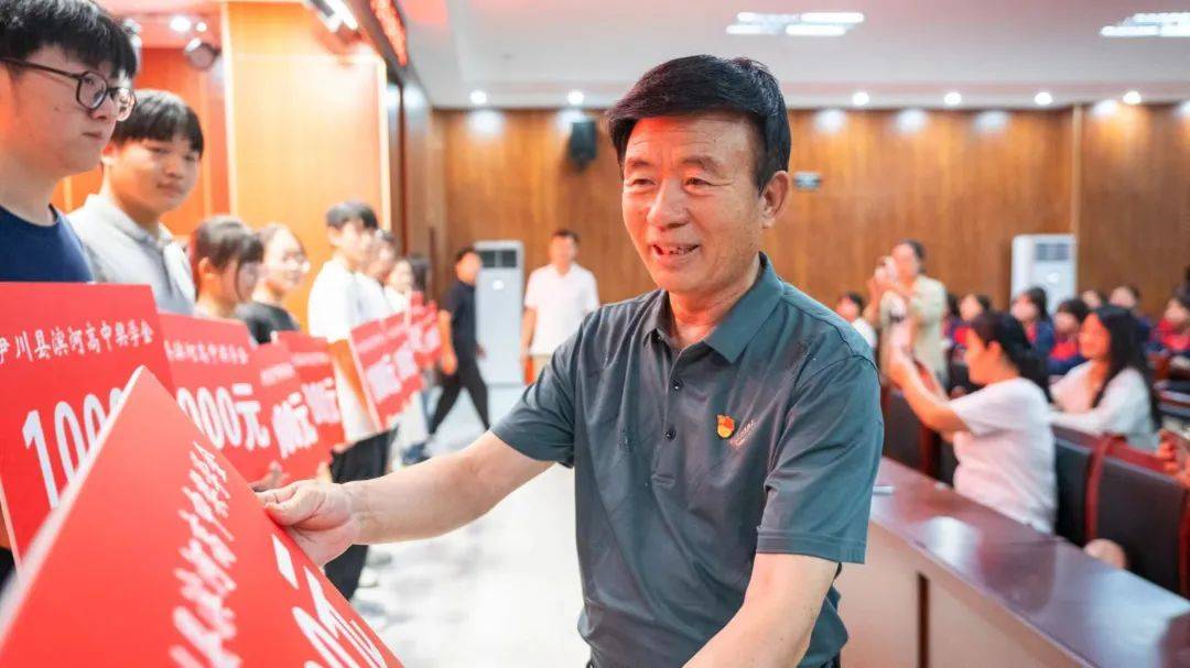 退役多年的工程兵,自费为老部队建了一座纪念馆_郭武军_洛阳_管道