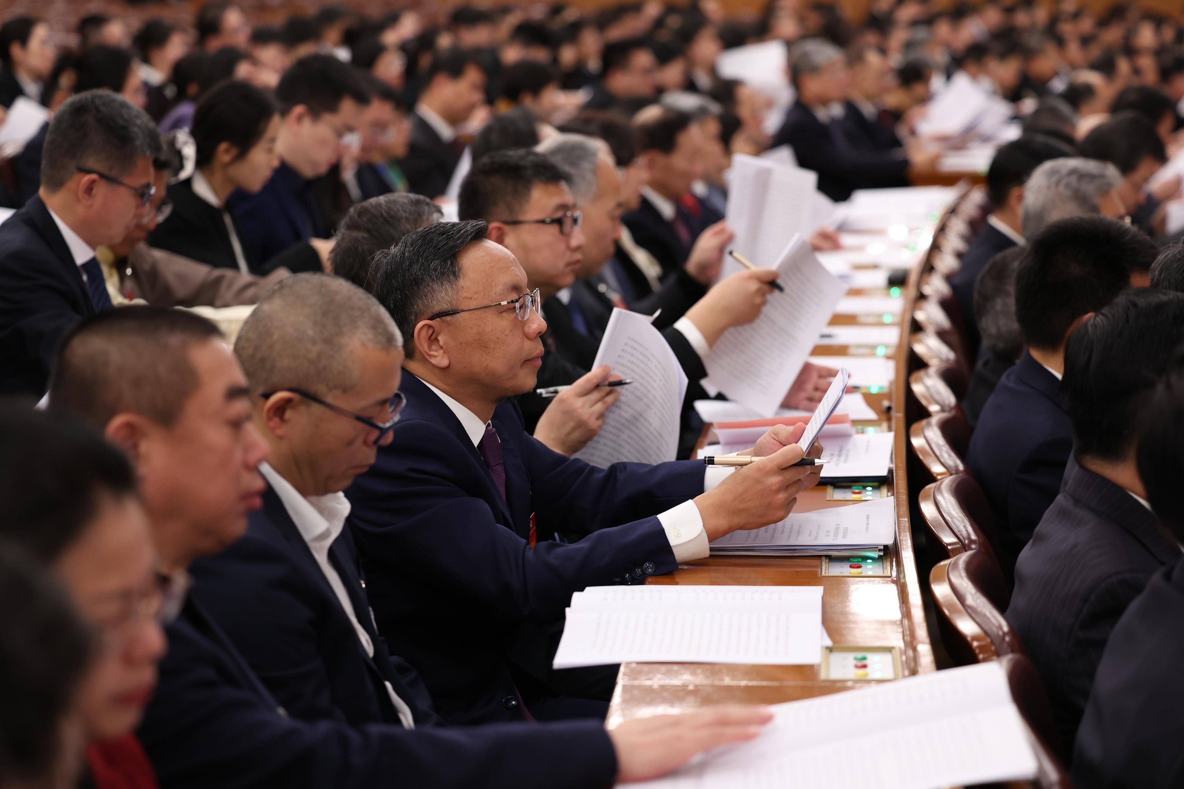 两会丨全国政协十四届二次会议在京开幕