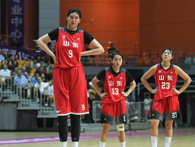 中国篮球要逆天 16岁2米28高过姚明 场均32分 名帅回归指导