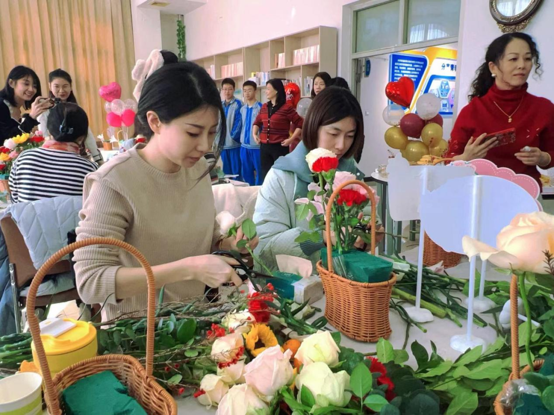 东丽区教育系统积极开展"三八"国际劳动妇女节系列活动_幼儿园_小学