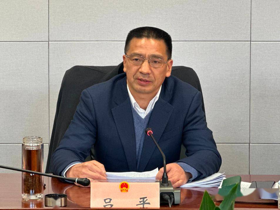 会议认为,审议法治政府建设情况报告,有助于推动各级行政机关更加重视