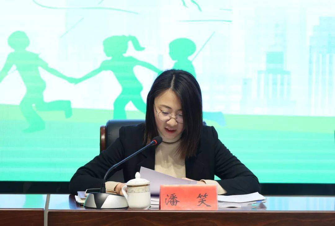 局七分局吴向红通报了企业2023年行政处罚情况和全市典型环境违法案例