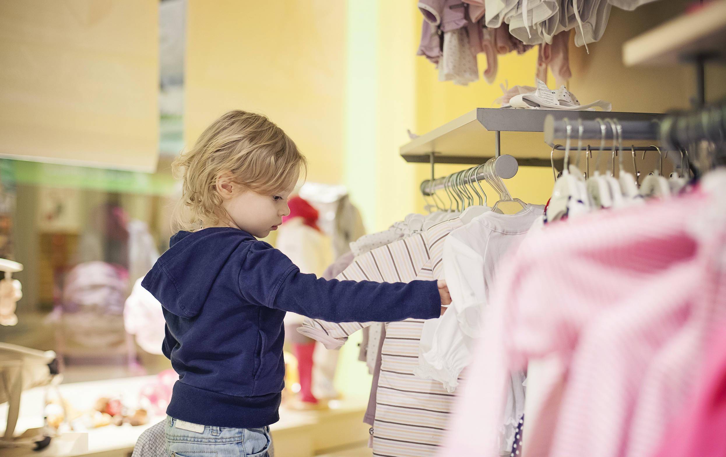 图片来源@视觉中国文 | 斑马消费,作者 | 陈碧婷入股大数据公司,八字