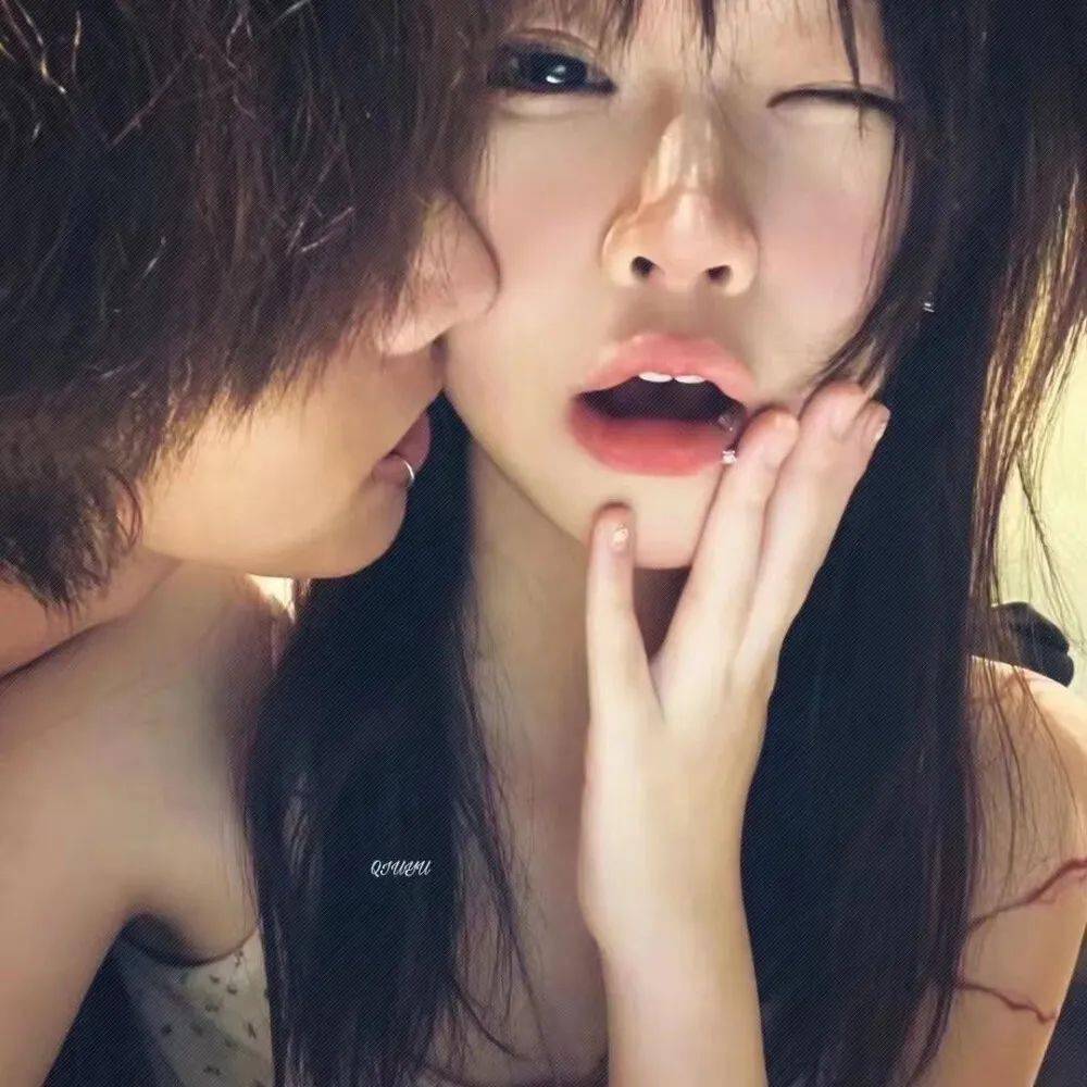 心动的氛围感情侣头像明明是戏偏偏入局