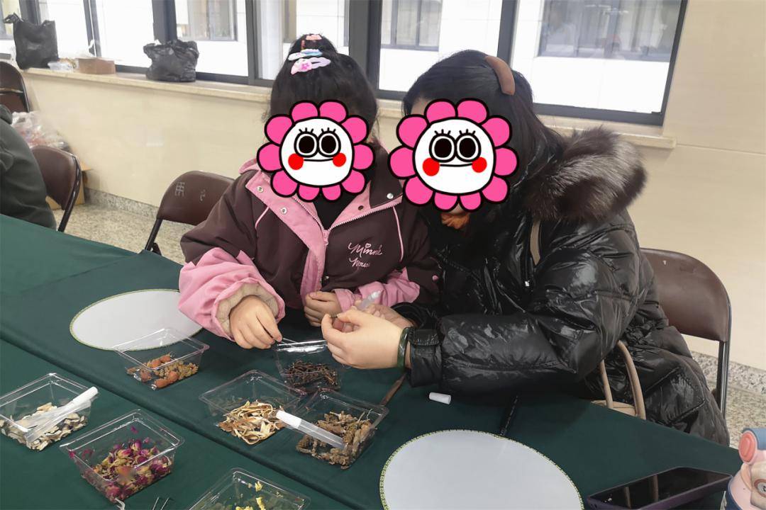 妇科颜晓钏,肝病科陈靓,内科刘三海,营养科陈爱娇及护理团队不仅提供