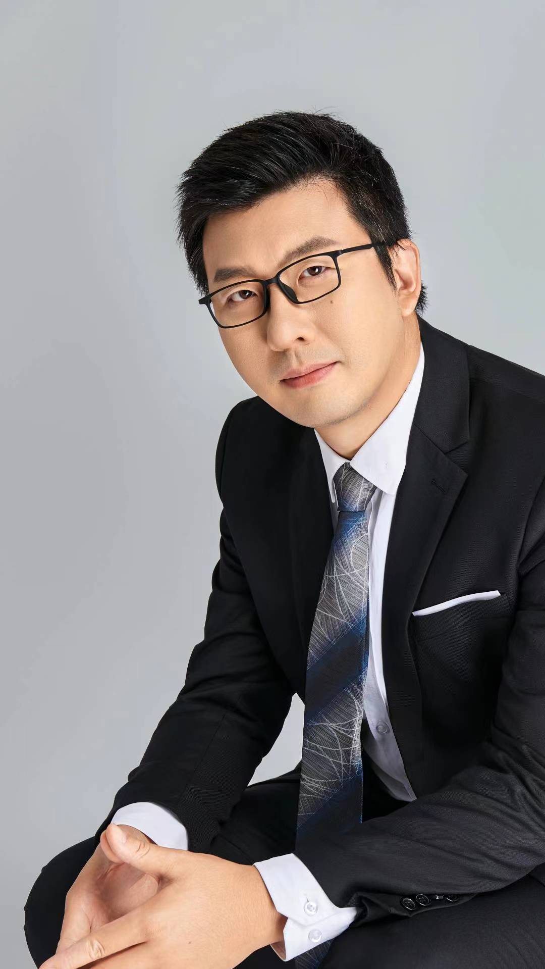 我们问了问这位"清华爸爸"丨科技圆桌派_王鹏_专业_新闻