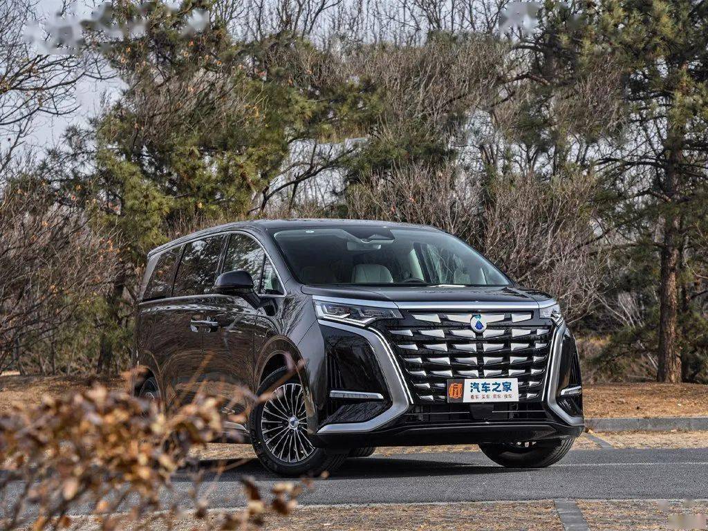 比亚迪mpv上新了!补齐短板,标配电吸门!gl8,赛那还坐得住?