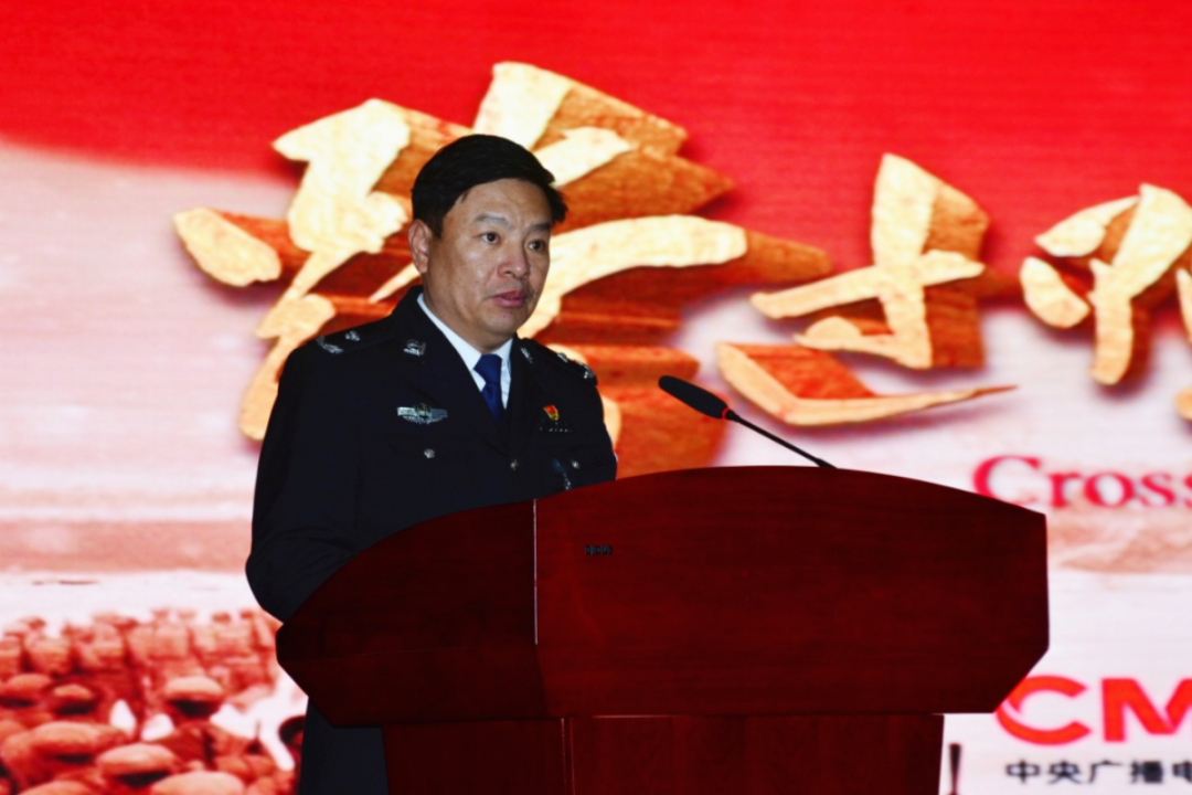 鲁宁监狱开展百场电影进警营观影活动