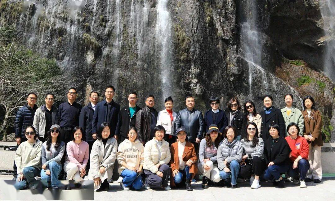 在参观仙溪镇南阁村中,大家领略了具有明显浙南地方建筑风格的"会魁"