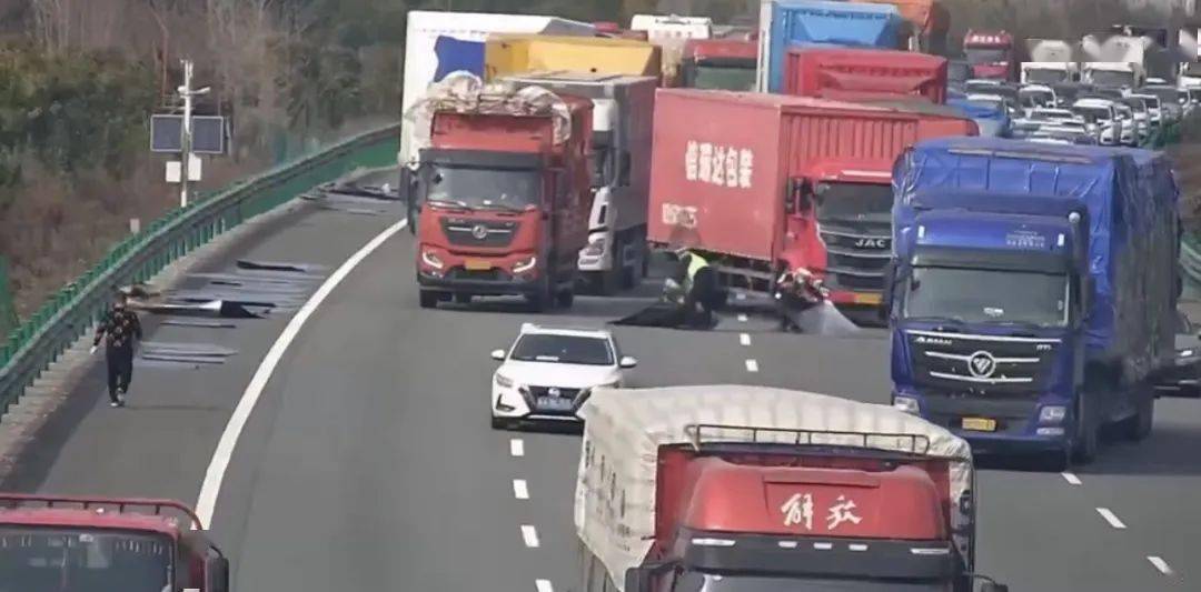 合肥往安庆高速突发紧急处置