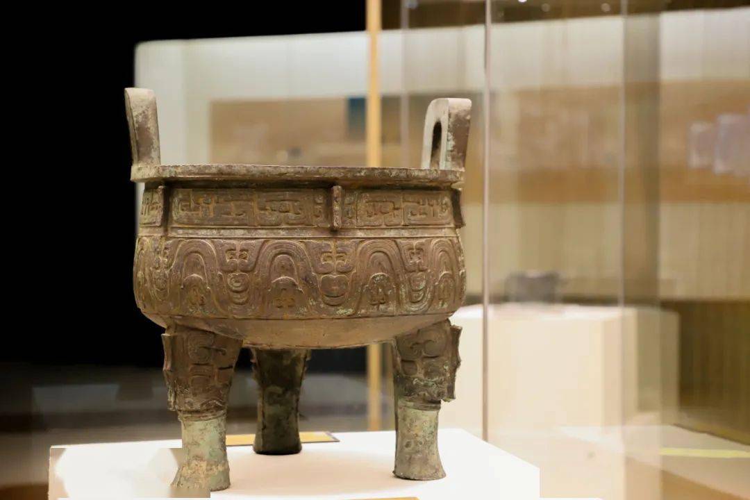 亲子研学打卡上海博物馆馆藏的九十多件青铜器在南宁展出值得来学习