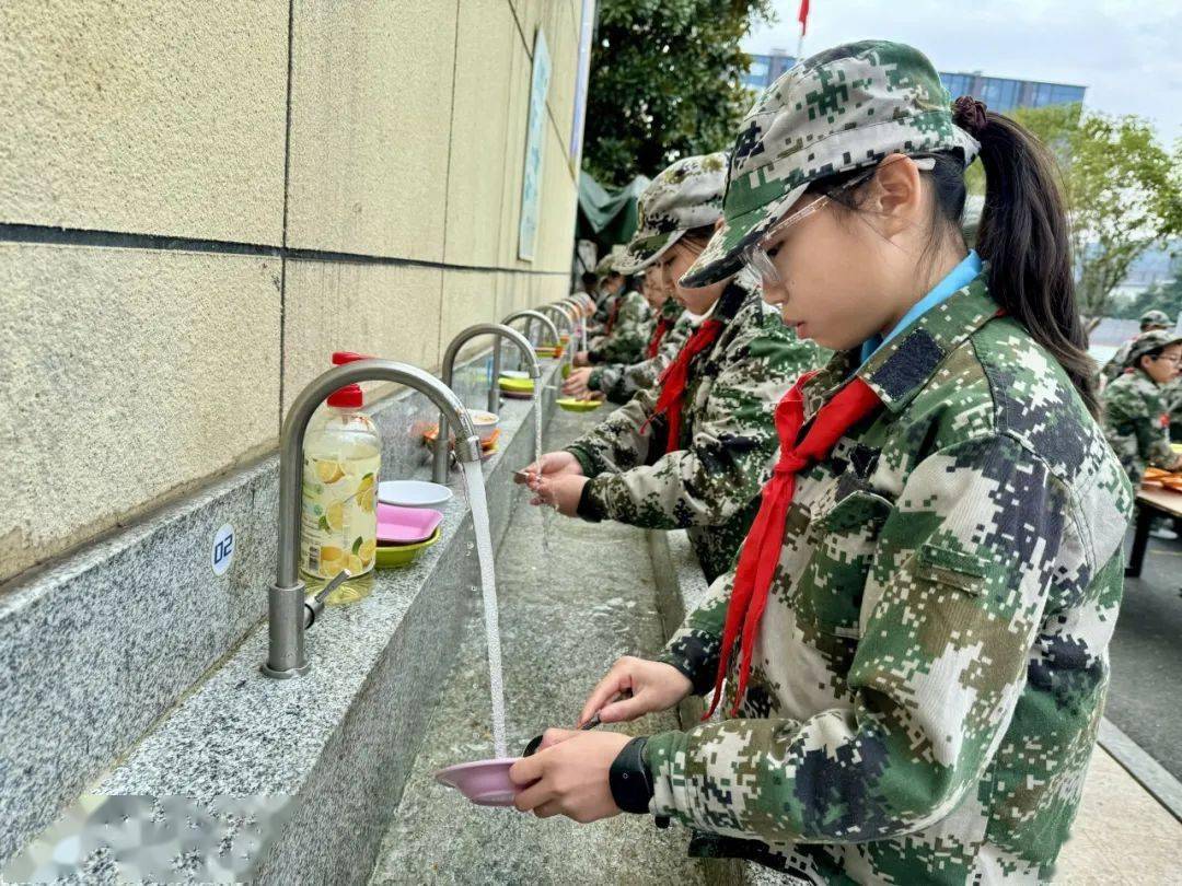 青春正当燃——杭州市三墩小学兰里校区五年级春季学军研学活动