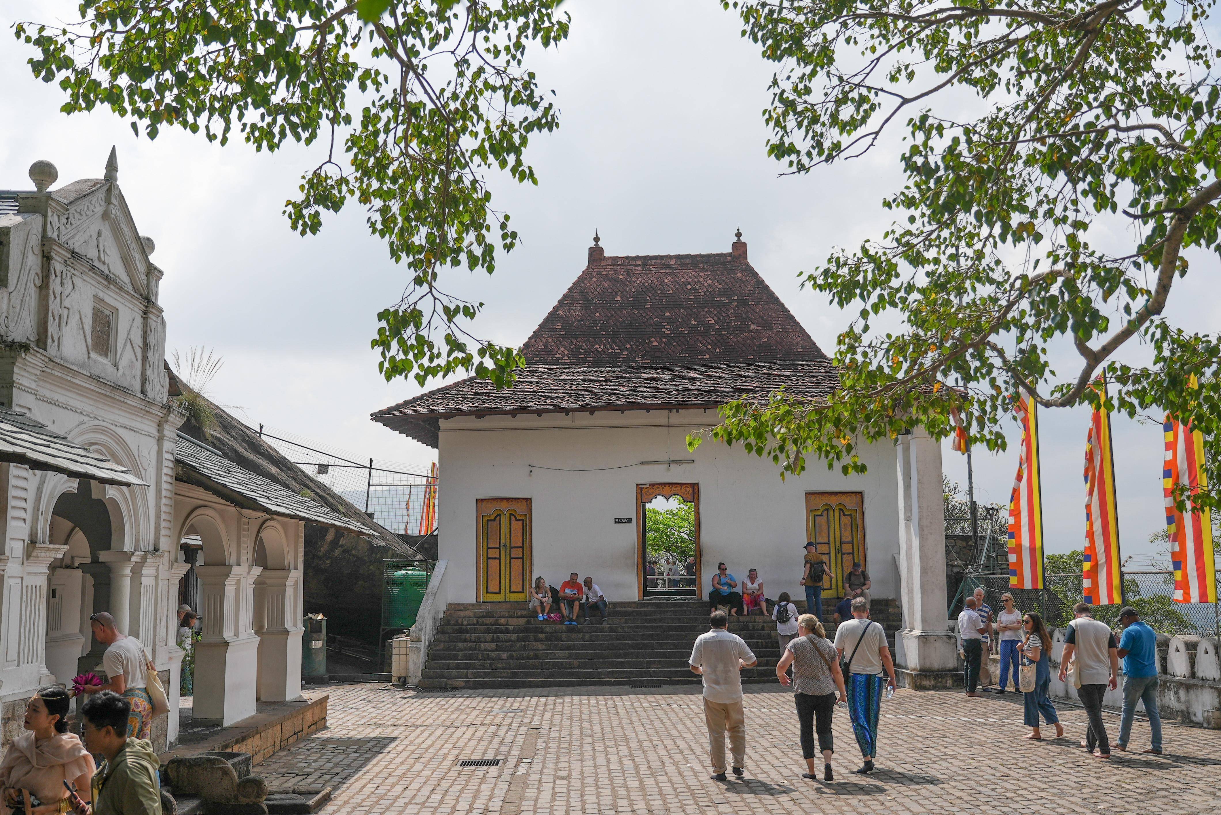 探秘斯里兰卡的宗教敦煌丹布勒石窟寺绝美