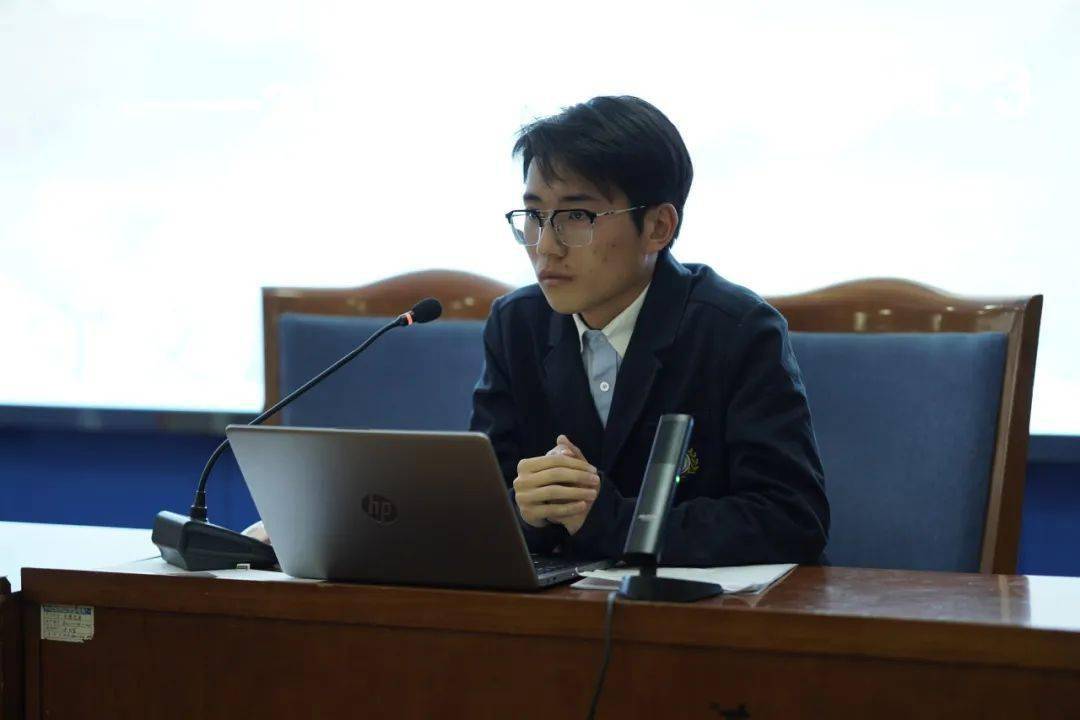 二中学子春意将浓百花竞放青岛二中2024年春季田径运动会暨第二十六届