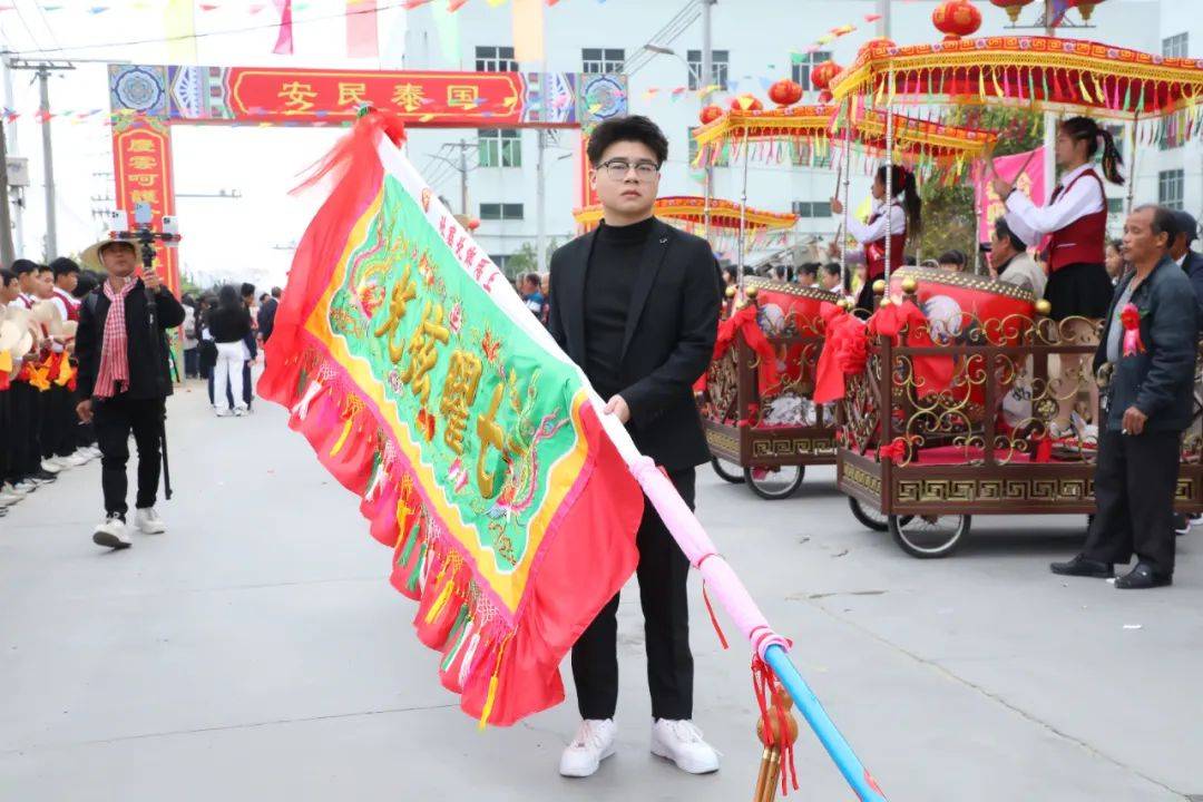 炮篮队锣鼓队老爷回庙恭迎圣驾汕头市潮南区胪岗镇溪头胪溪上厝乡保生