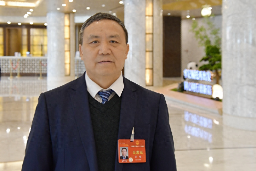 许强代表强化在建工地防灾减灾工作从源头杜绝安全事故