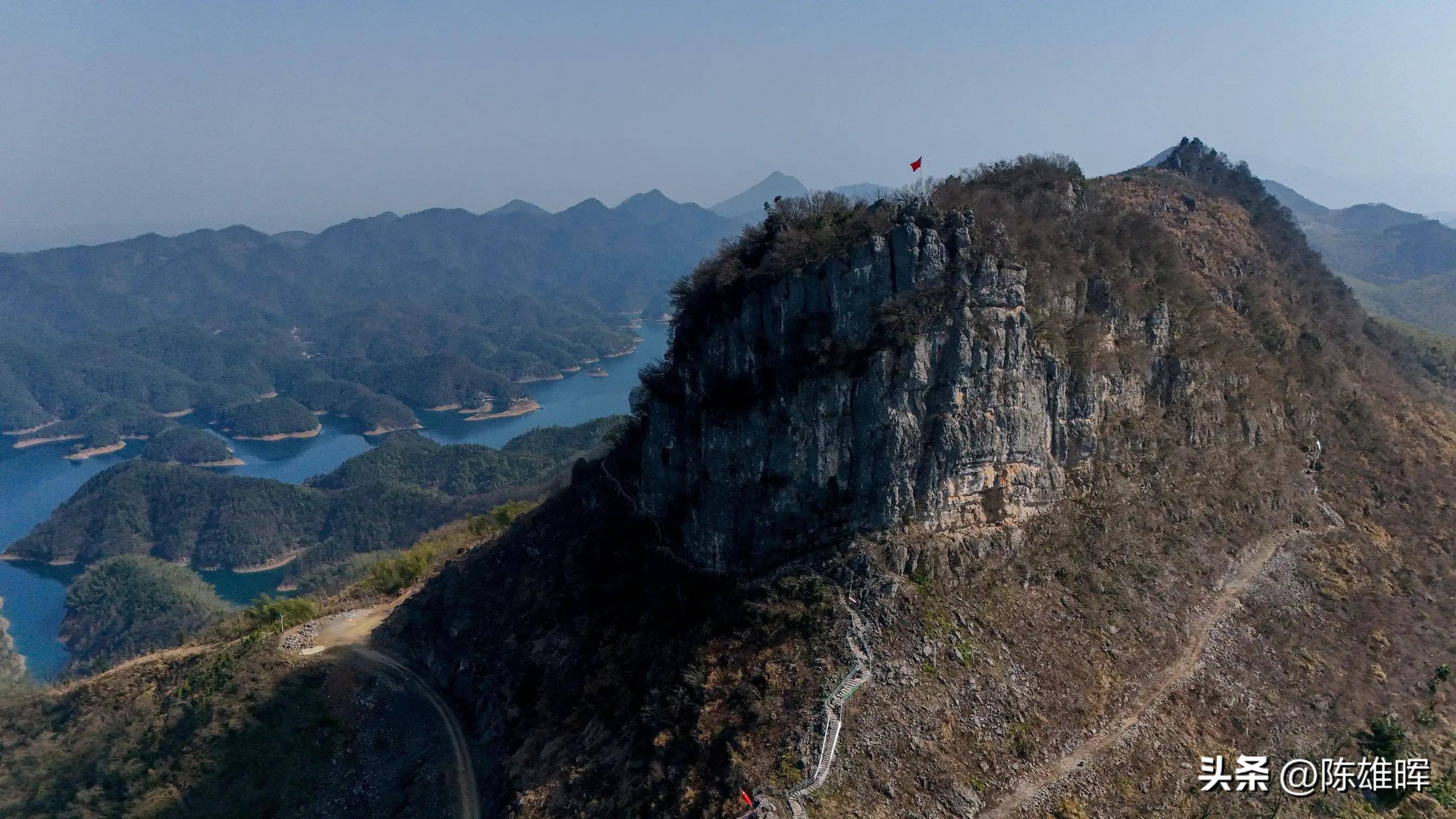 青山棺材山图片