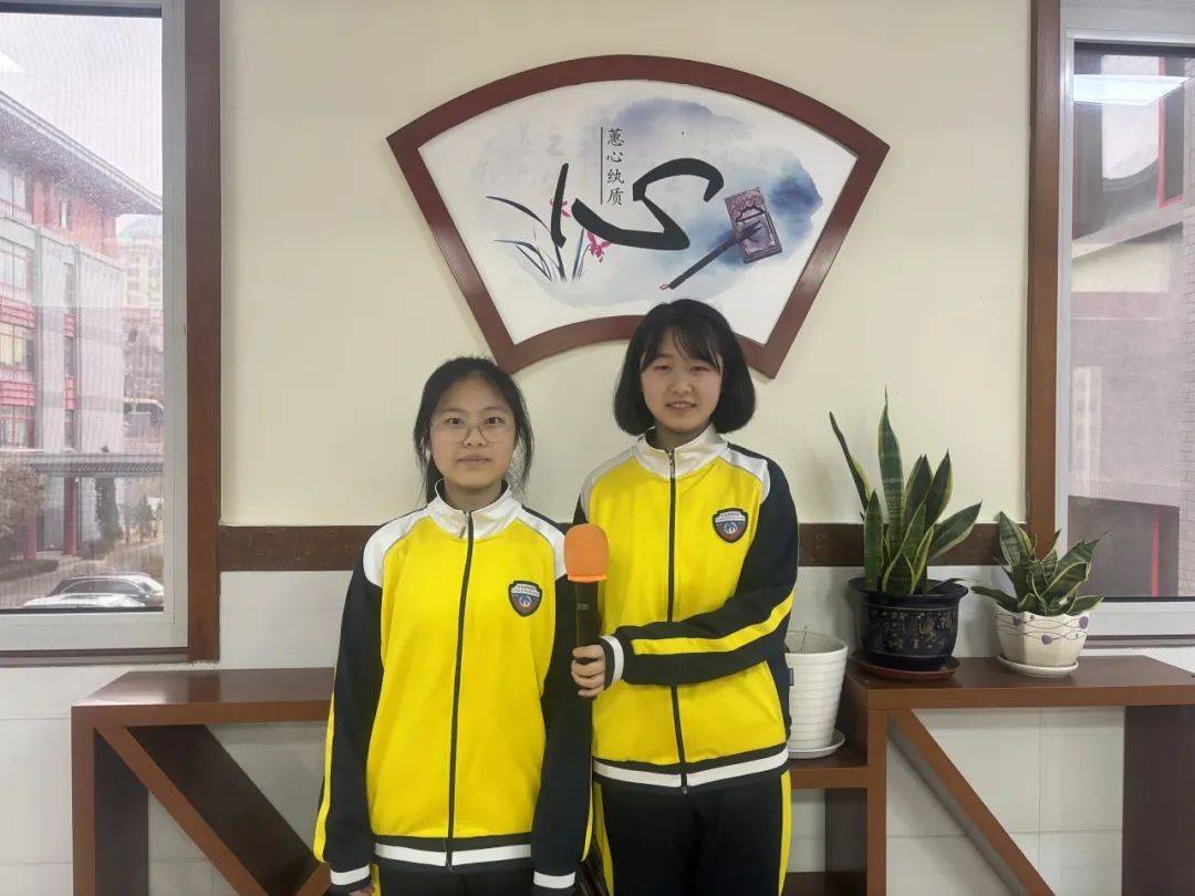 宫可馨,张雨涵"种下心中的那一抹绿色"学生演讲护旗手:周静怡,佟昊轩