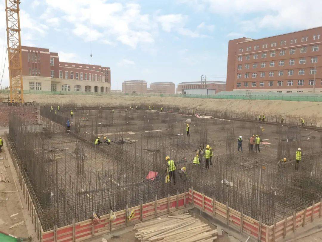 公司承建的和田学院项目顺利通过竣工验收