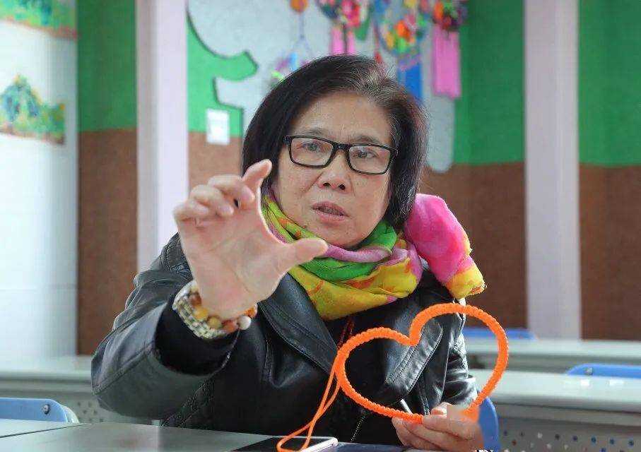 四川省一级民间艺术家,"成都绳编技艺"市级代表性传承人的张国庆老师