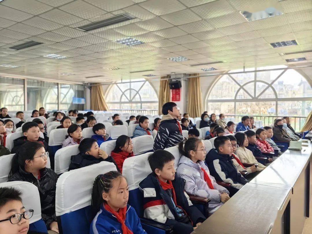 初小联动共育成长青岛上清路小学与青岛第四十七中学开展小初衔接活动