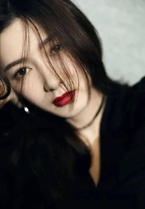 江疏影薛凯琪内衣写真照释出 大秀身材性感迷人_女性_社会_的力量