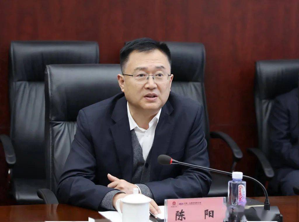 陈阳会见建行湖北省分行党委书记行长江文波