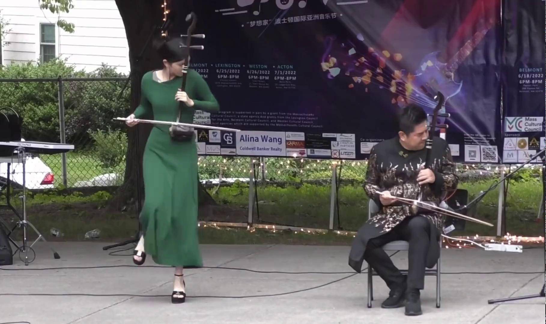 陈军父女俩美国街头激情二胡演奏《战马奔腾》 二胡 二胡演奏 陈军 陈