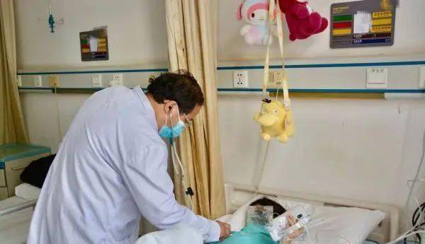 跨越半年的守护心脏移植女孩重获心生