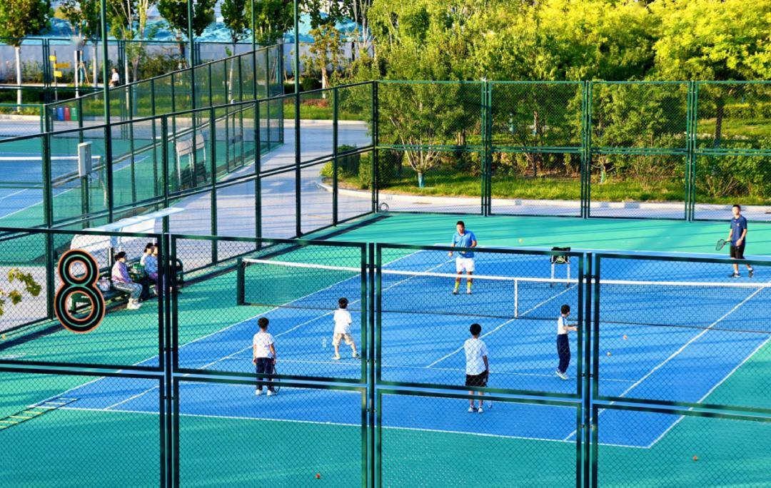 全市将建设或提升标准化体育公园和小型体育主题公园25个,建设更新村