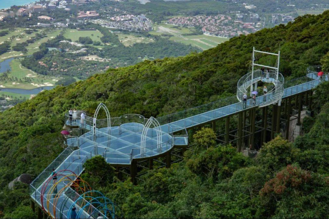 190余种野生动物数座独具风格的山顶餐厅等丰富多彩的旅游资源使其