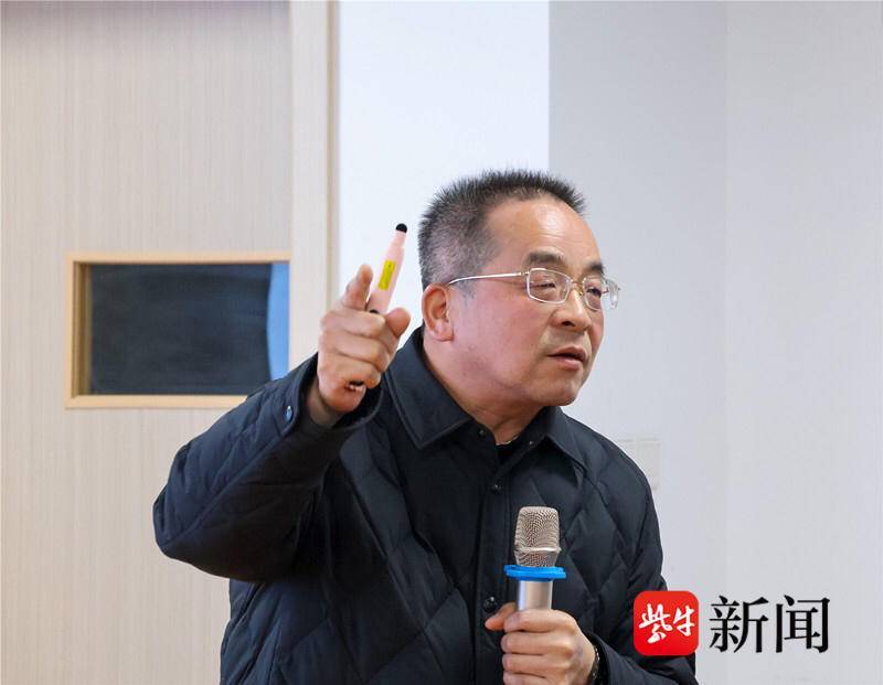 仪征中学"积微斋"启用,斋内万册藏书均由该校校长赠予