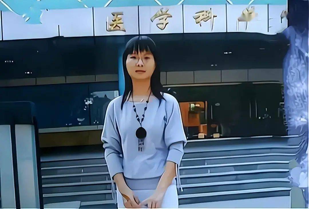 湖南女大学生杀害男友抱着遗体过夜后将他剁碎砌进墙里被抓后我只想把