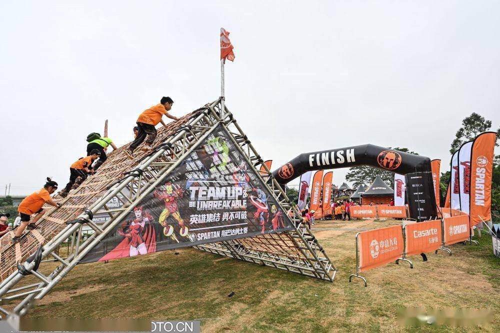 斯巴达勇士儿童赛首场比赛在深圳光明欢乐田园举行_体育讯_中国_挑战