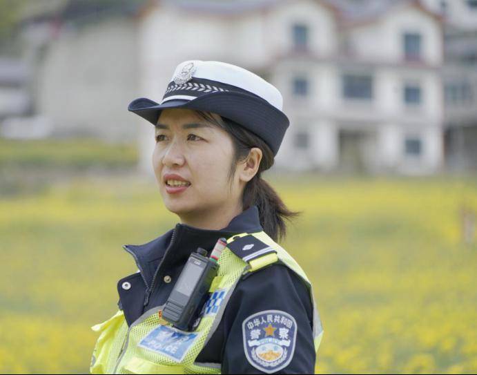 刘格芦全省成绩突出女民警马路天使耀红城