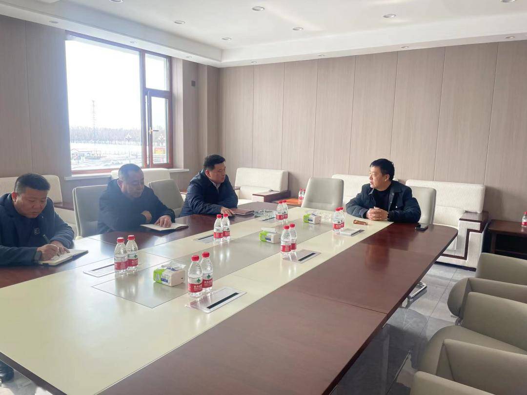 周建伟调研走访我县部分种子企业