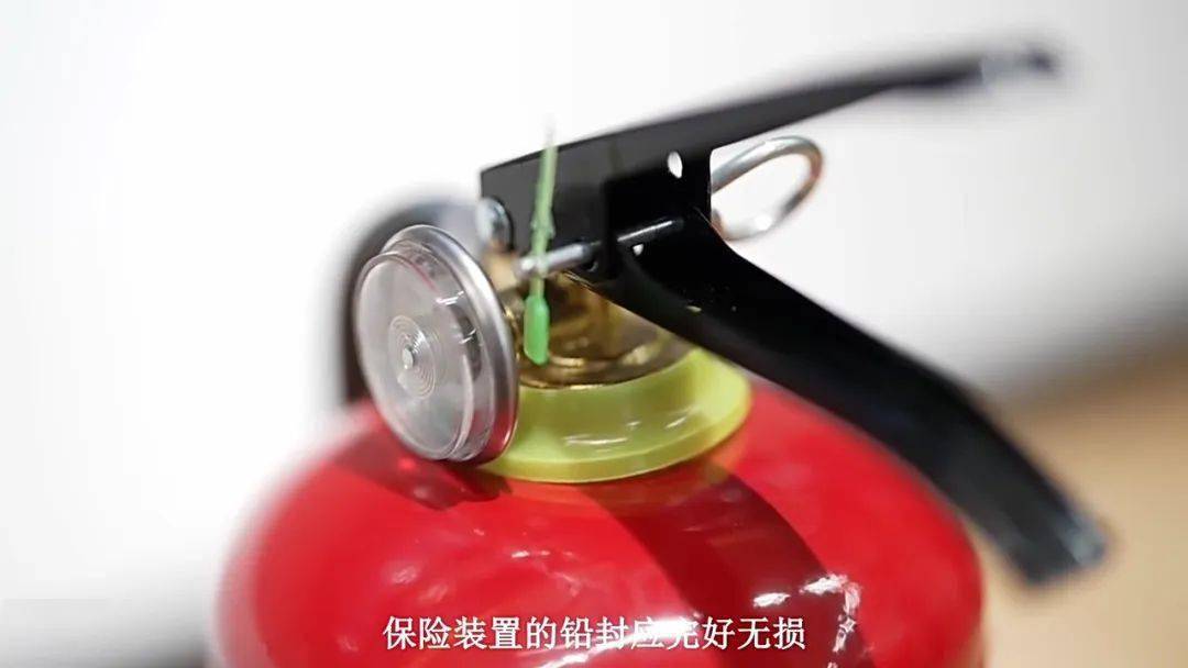 这种"灭火器"灭不了火!"防火玻璃"也不防火!如何正确选择? 请戳
